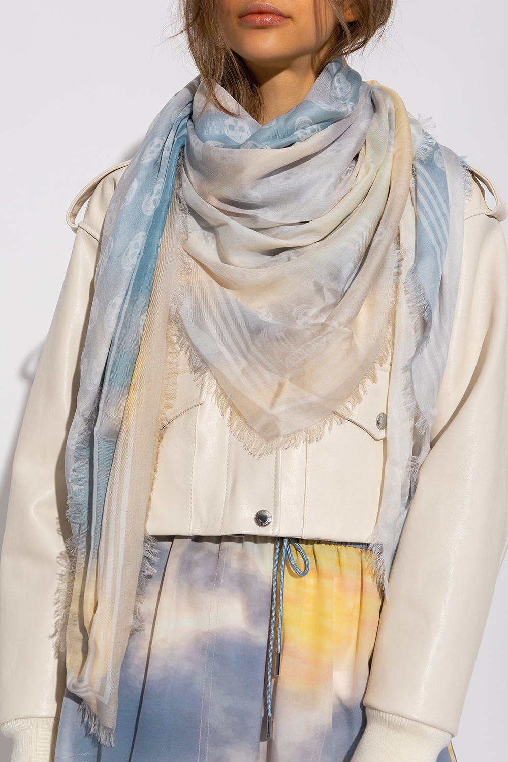 Patterned scarf Alexander McQueen - IetpShops Germany